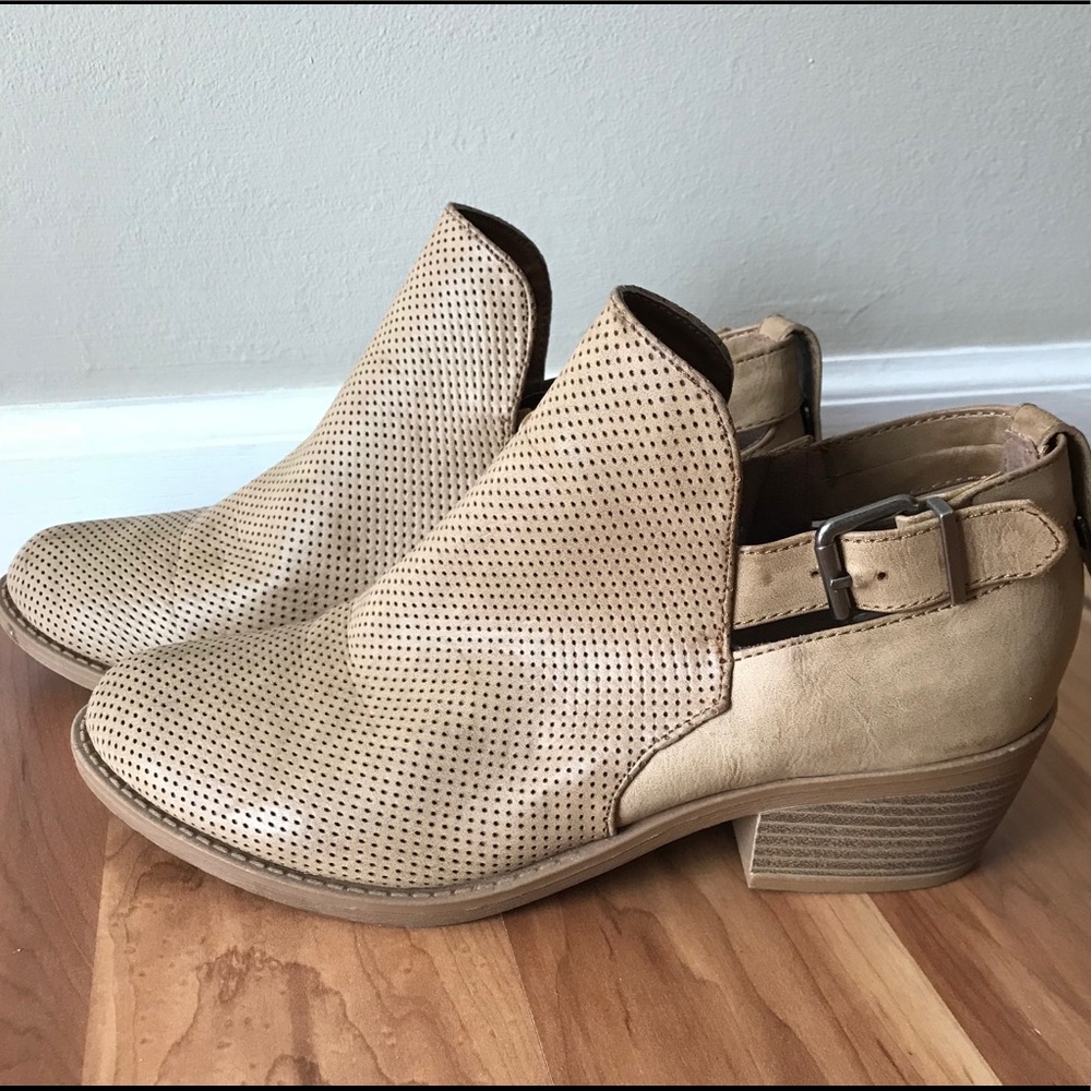 Ankle boots